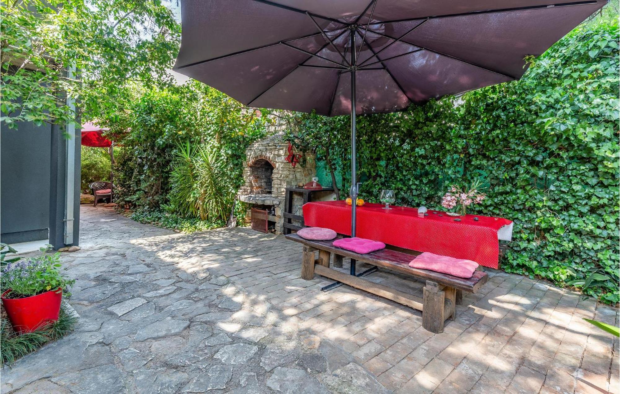 Stunning Apartment In Pula With Wifi Екстериор снимка